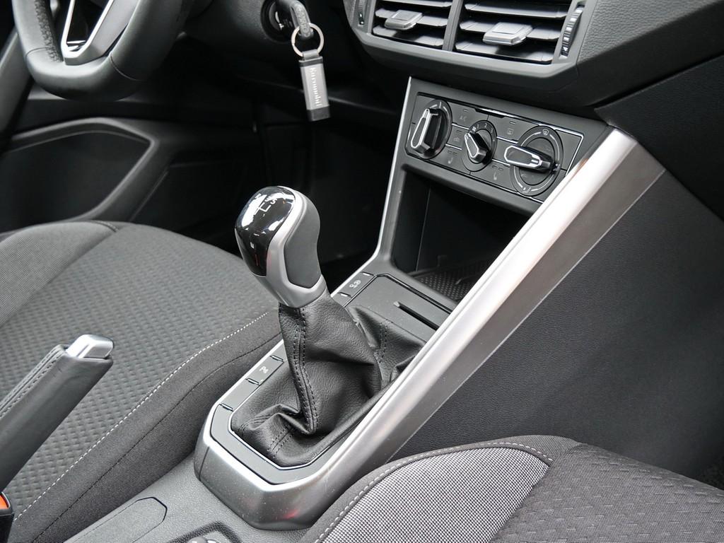 Volkswagen Polo Life 1.0 l 59 kW / 80 PS, миниатюра 10