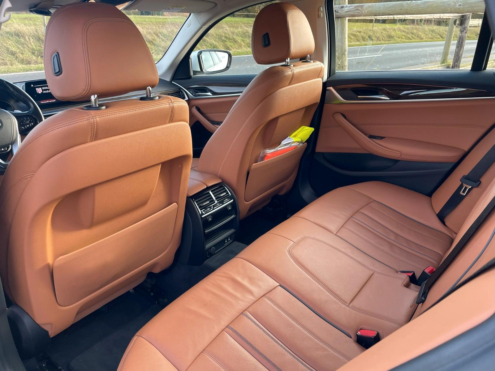 BMW 530d xDrive Touring - Pano, 360°, Standheizung  
