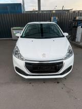 Peugeot Peugot 208 /82ps/Klima/Zahnriemen neu/Sche... - Peugeot e-208 mit Benzin-Antrieb: Kleinwagen, Schaltgetriebe