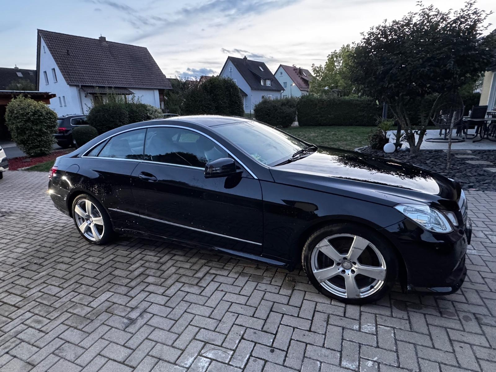 Mercedes-Benz E 220 Coupé E 220 CDI Standard
