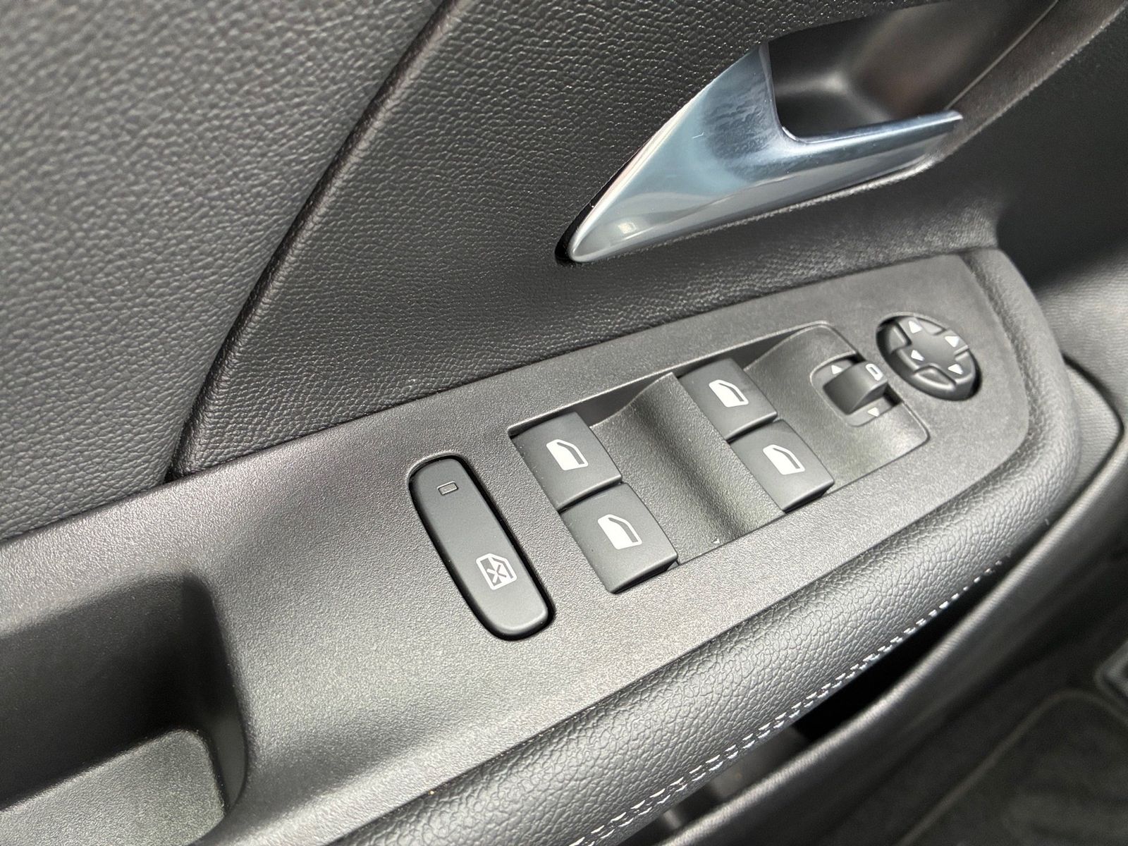 Fahrzeugabbildung Opel Mokka 1.2 GS Kamera,LED,PDC,SHZ,Klimaaut.,LM,AUT