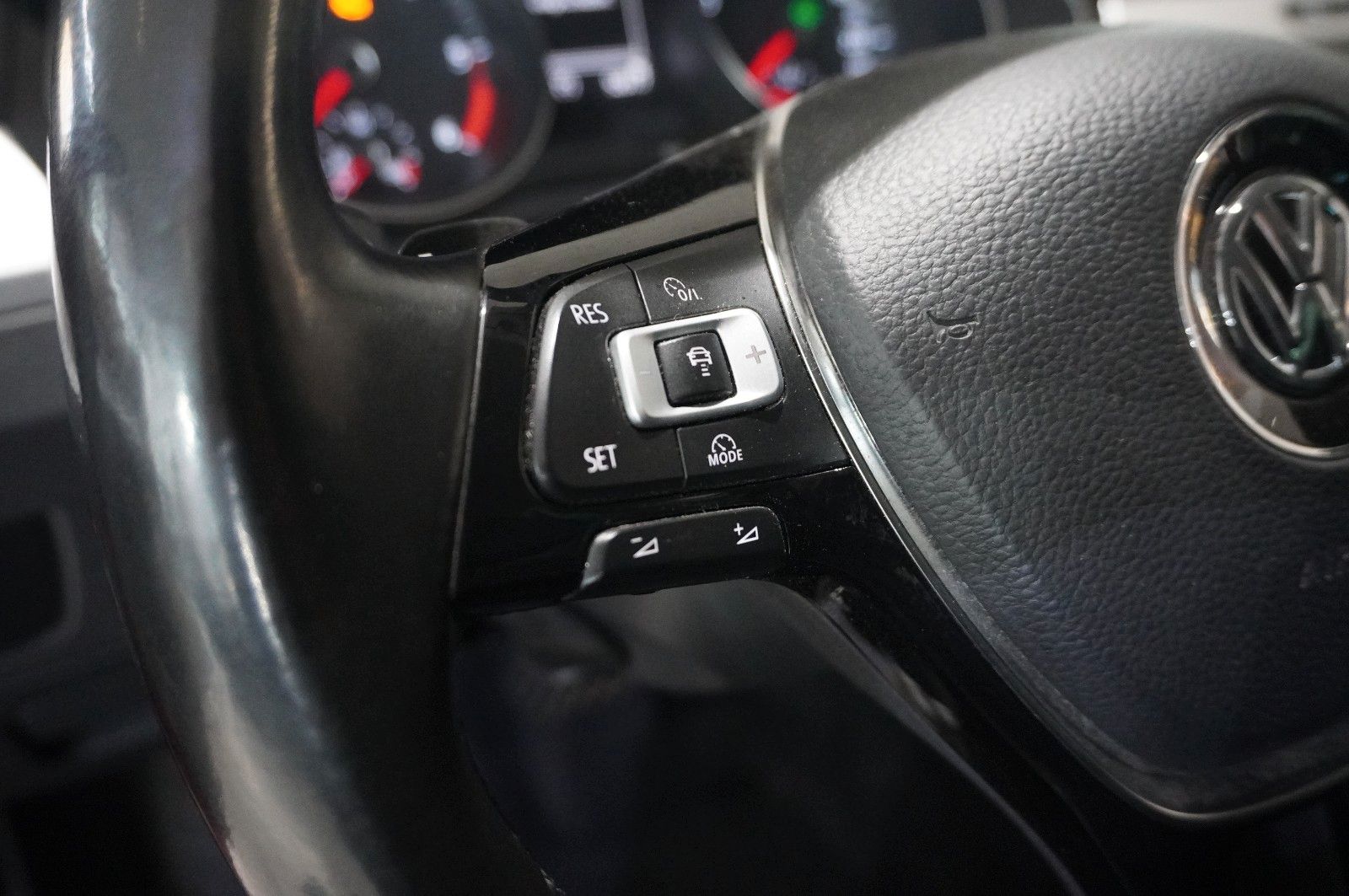 Fahrzeugabbildung Volkswagen Passat Vari. 2.0D COMFORTL. NAVI/LED/SPORT/AHK