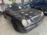 Mercedes-Benz E 320 CDI T AVANTGARDE Automatik AHK - Mercedes-Benz E 320 aus 2001: Cdi