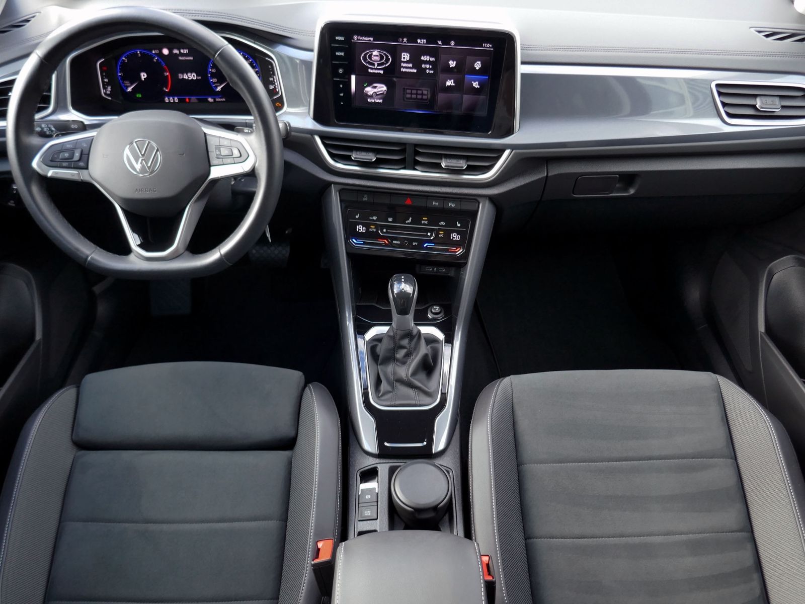 Fahrzeugabbildung Volkswagen T-Roc Style 2.0 TDI DSG | LED AHK RFK ACC Navi
