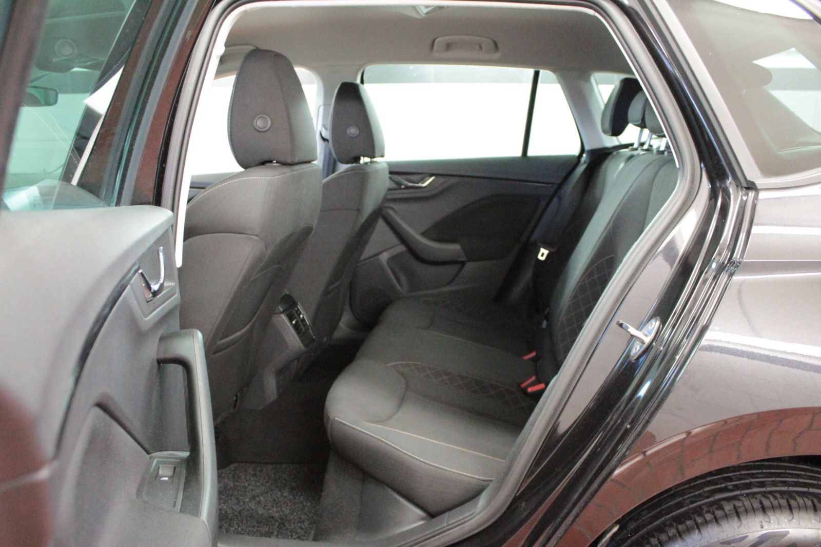 Fahrzeugabbildung SKODA Kamiq 1.0 TSI 85kW Ambition *Winterräder Alu*
