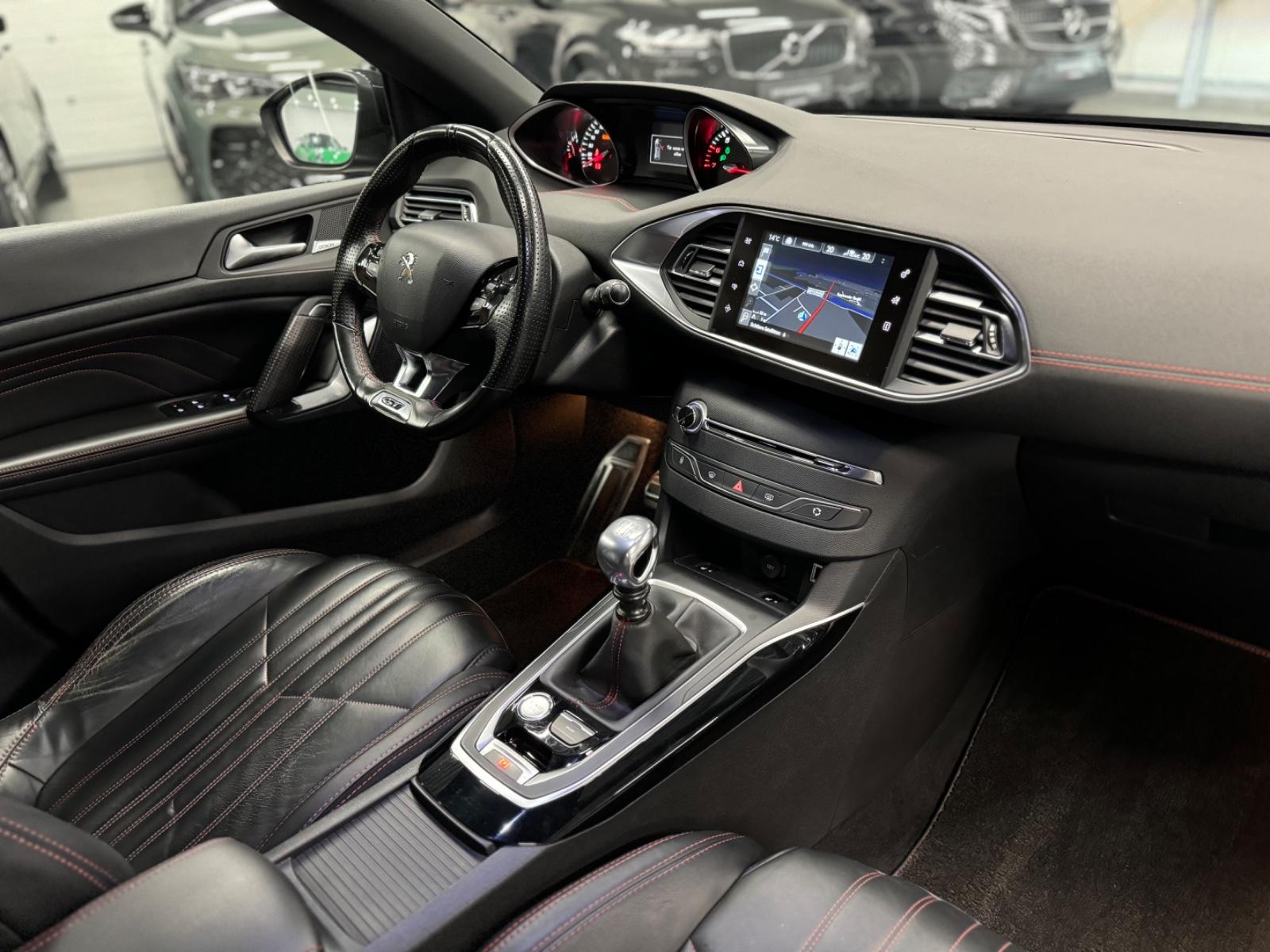 Peugeot 308 SW GT Navi SHZ Massage Pano LED AHK