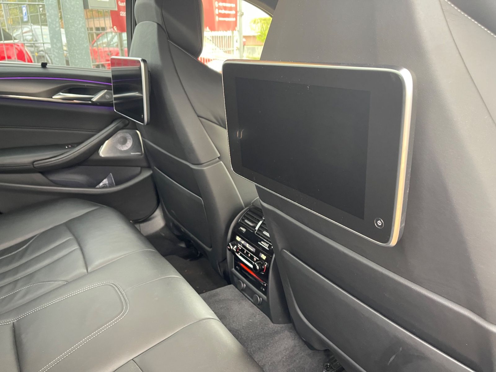 Fahrzeugabbildung BMW M5 Baureihe M5 Lim.*MASSAGE*CARBON*HEAD-UP*LED