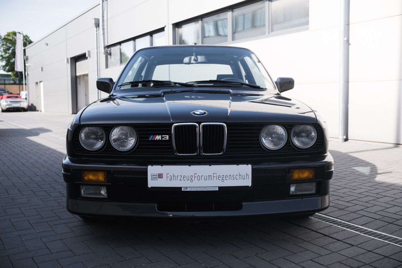 Fahrzeugabbildung BMW M3 E30 - dt. Auto - 2. Hd. - neuwertig - 29TKM!!