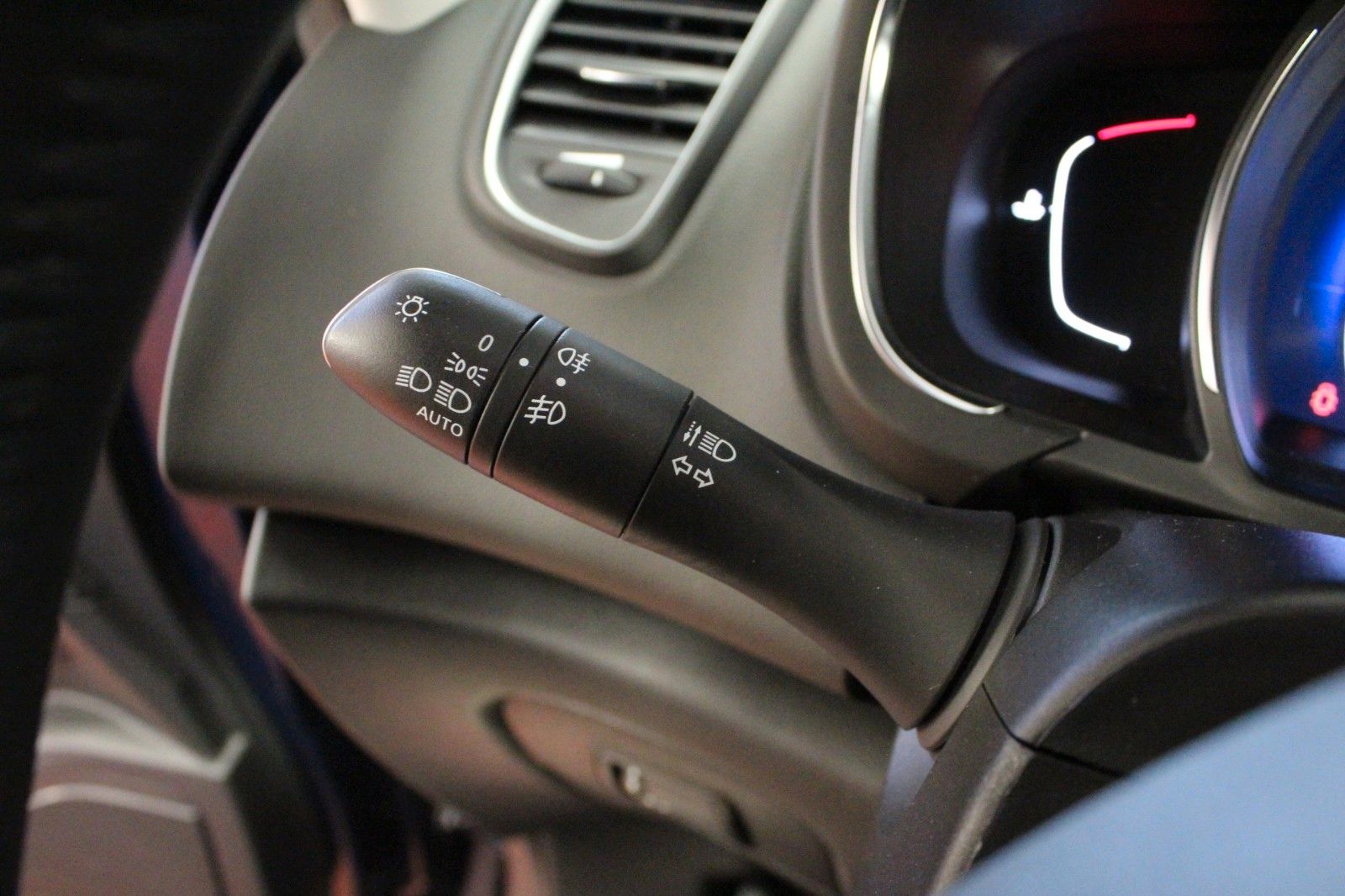 Fahrzeugabbildung Renault Scenic TCe 140Limited Edition*Sitzhzg*AHK*