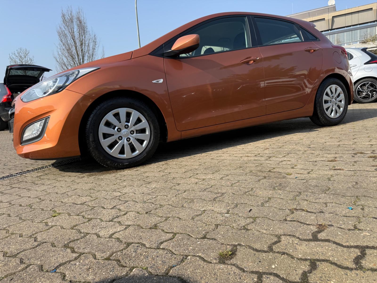 Hyundai i30 blue Classic Euro 6