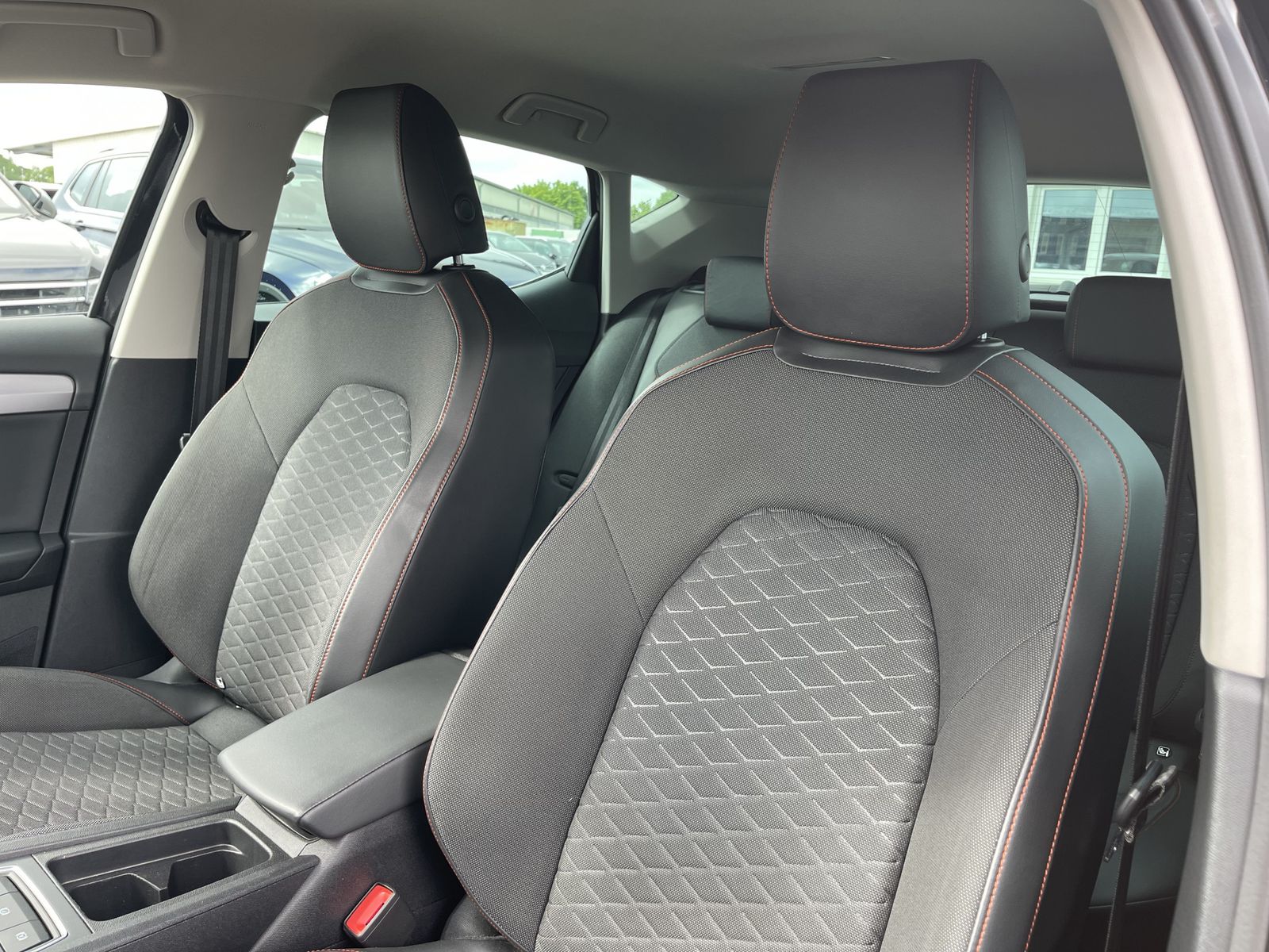 Fahrzeugabbildung SEAT Leon 2.0 TDI*FR-Line*Cam*ACC*LED*