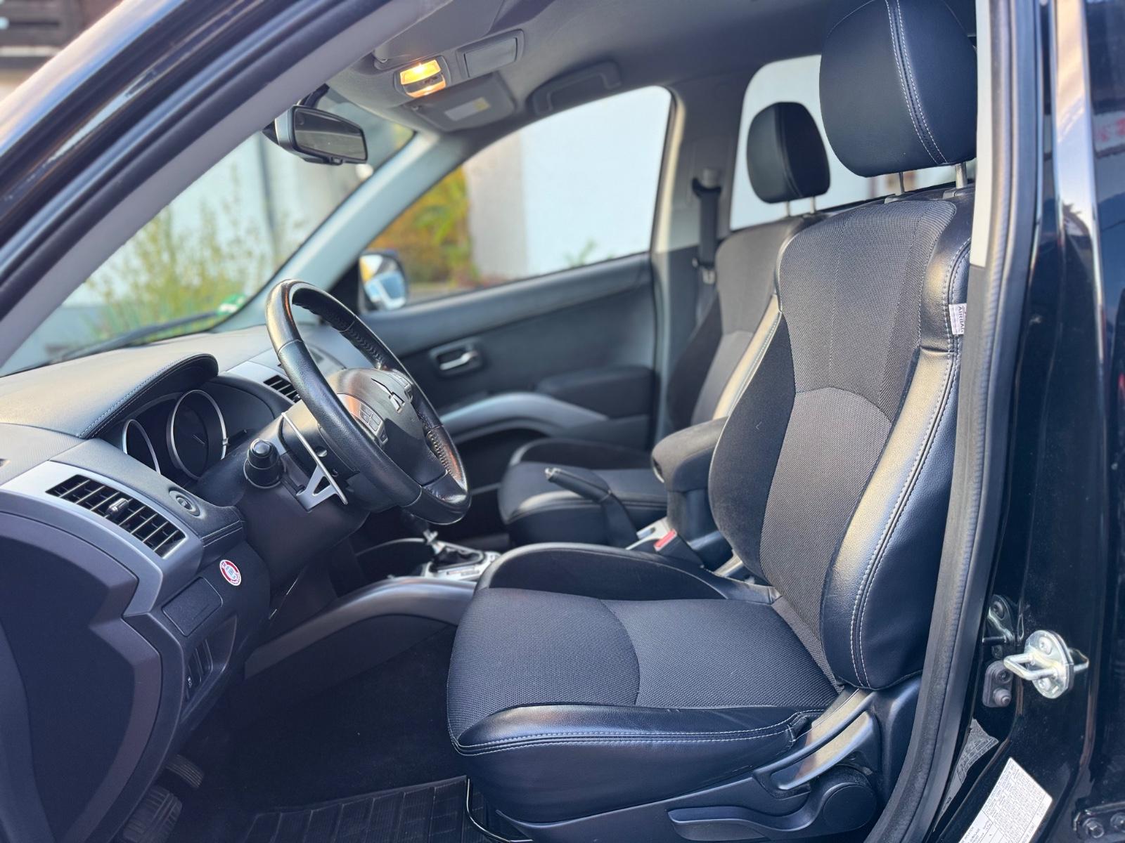 MITSUBISHI OUTLANDER 2.2 DI-D 156ch 4X4 35 JAHRE BVA - ATTELAGE - SIÈGES CHAUFFANTS - BI-XÉNON - CAMÉRA DE RECUL