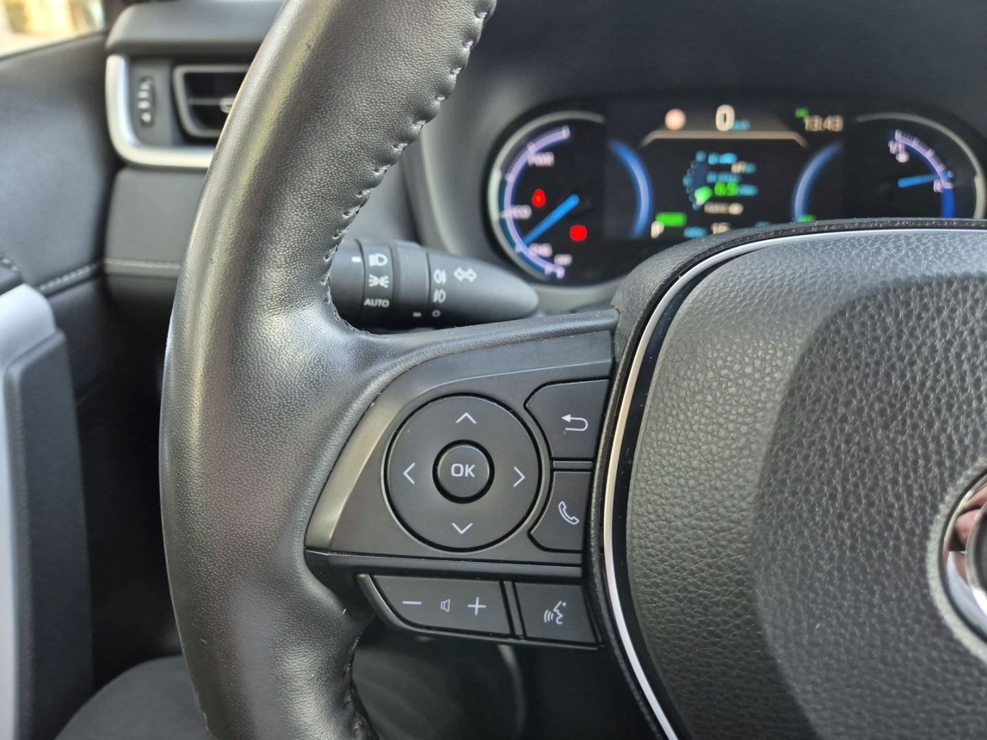 Fahrzeugabbildung Toyota RAV 4 4x2 Team D Hybrid 2.5 Navi LED ACC El. He