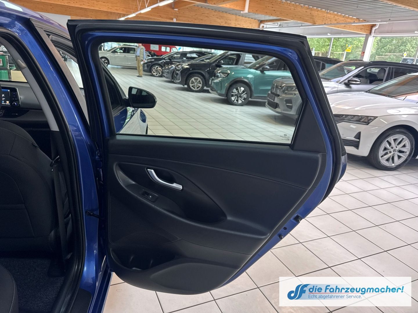 Fahrzeugabbildung Hyundai i30 YES! Navi Apple CarPlay Android Auto Mehrzon