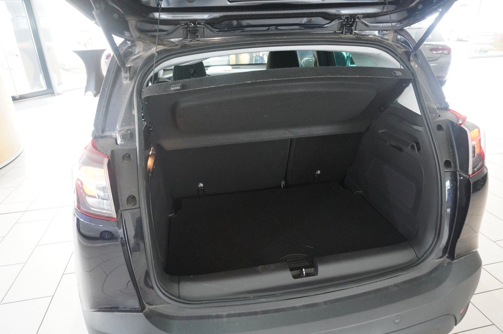 Fahrzeugabbildung Opel Crossland X 1.2 NAVI/LED/SHZ/LHZ/ALU/TEMPOMAT