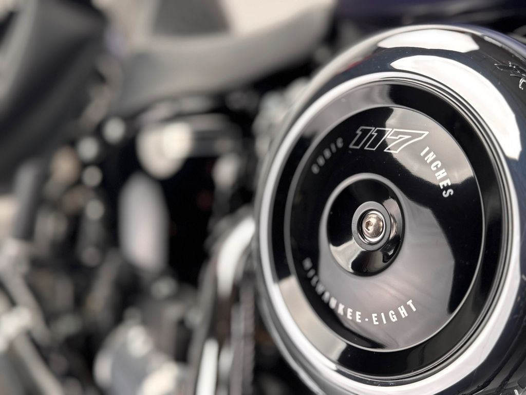 Fahrzeugabbildung Harley-Davidson STREET BOB *NEUWERTIG *ANSCHLUSSGARANTIE 06/29