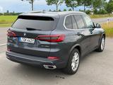 BMW X5 xDrive45e Pano Leder Luftfeder - BMW X5 mit Hybrid-Antrieb: Grau, Geländewagen