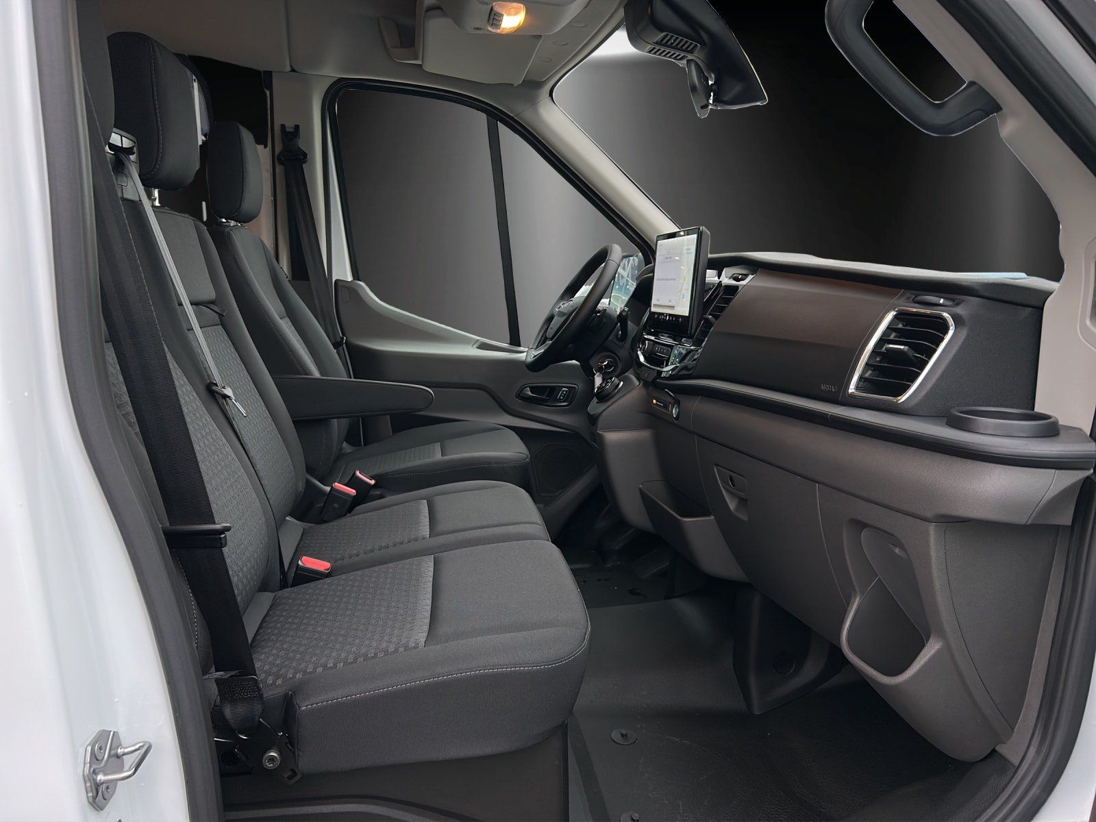 Fahrzeugabbildung Ford Transit Kombi 350L3 Trend 6 Sitze GJR Techno Pak