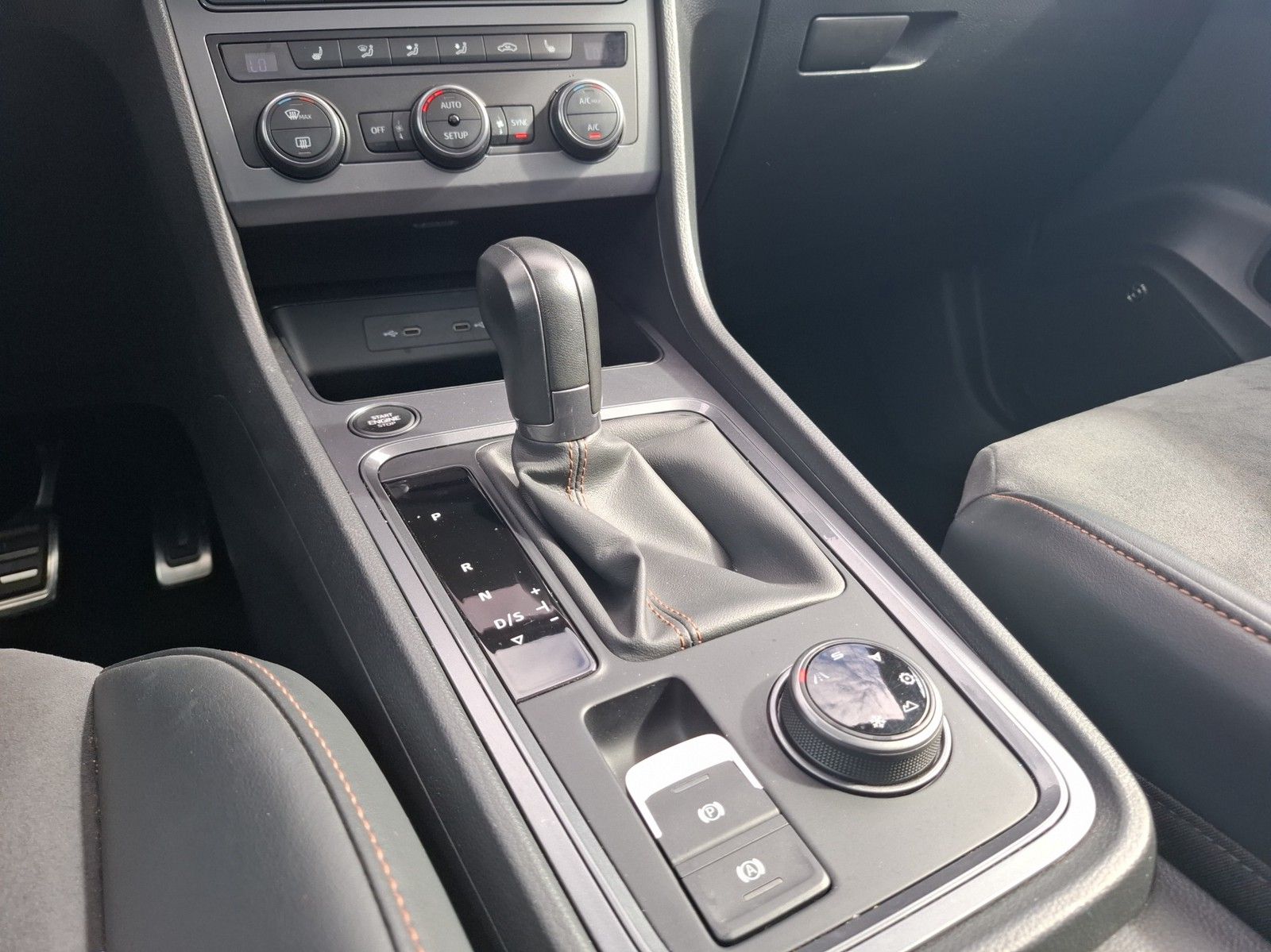 CUPRA Ateca 2.0 TSI 4Drive DSG / ACC / PANORAMA / SITZ - Image 14