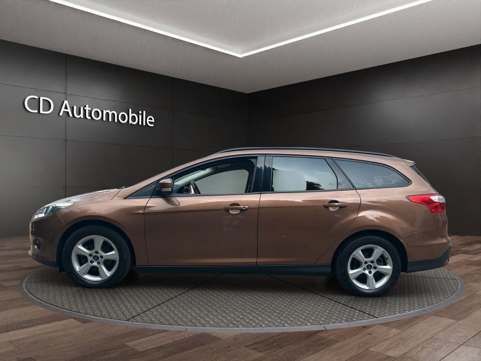 Fahrzeugabbildung Ford Focus Turnier Sync/TÜV, Service&Zahnriemen Neu /