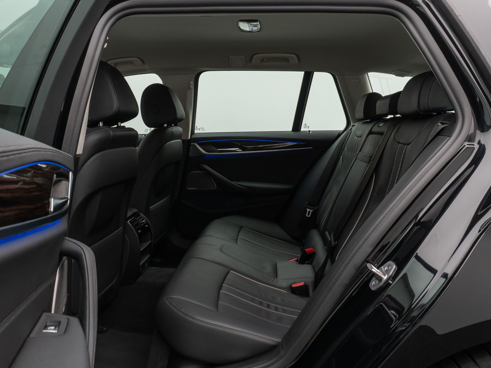 Fahrzeugabbildung BMW 520d Luxury Line Kamera DAB H/K DisplKey Alarm