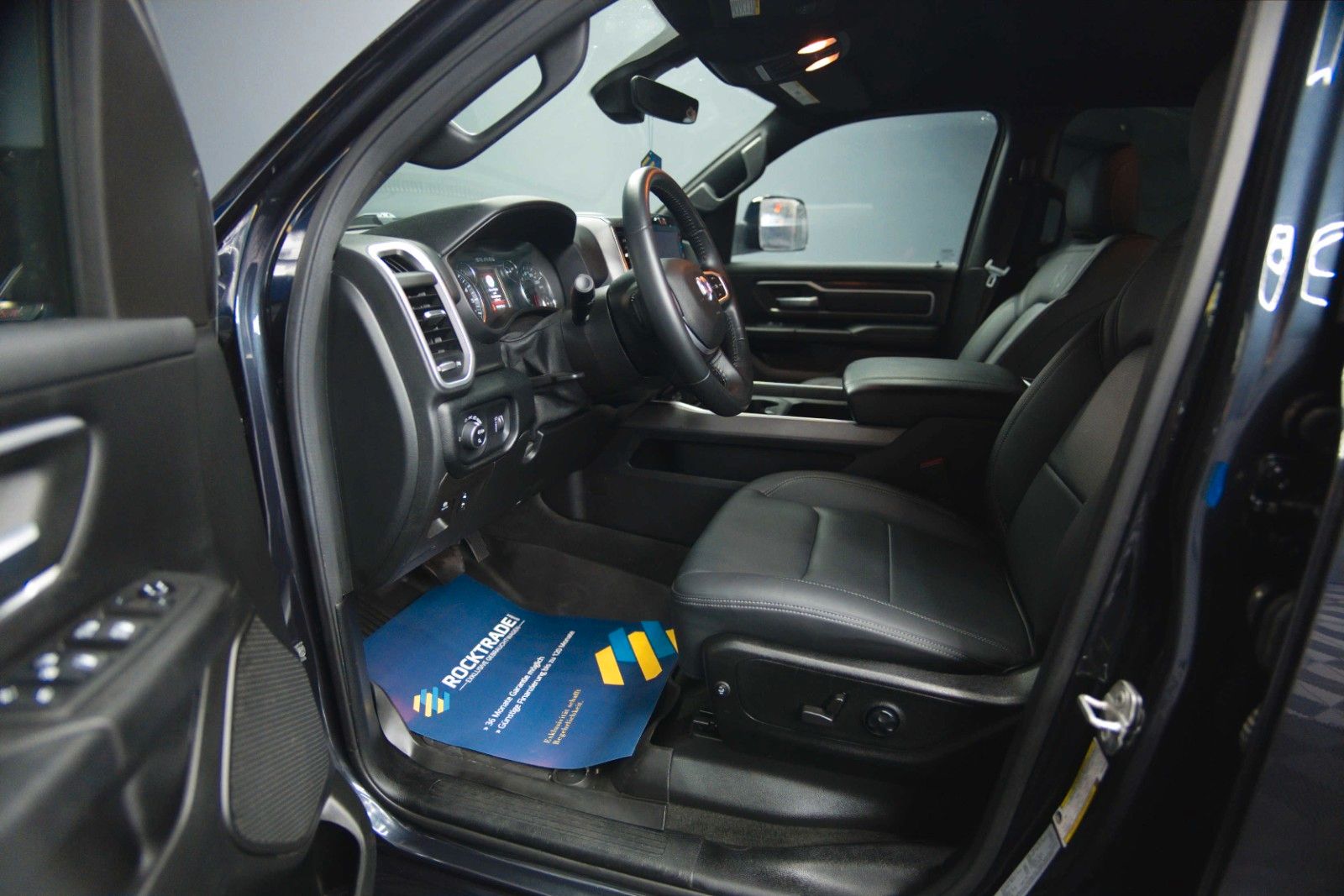 Fahrzeugabbildung Dodge RAM 5.7 V8 HEMI 4x4 OFFROAD Night-Paket LONGBED