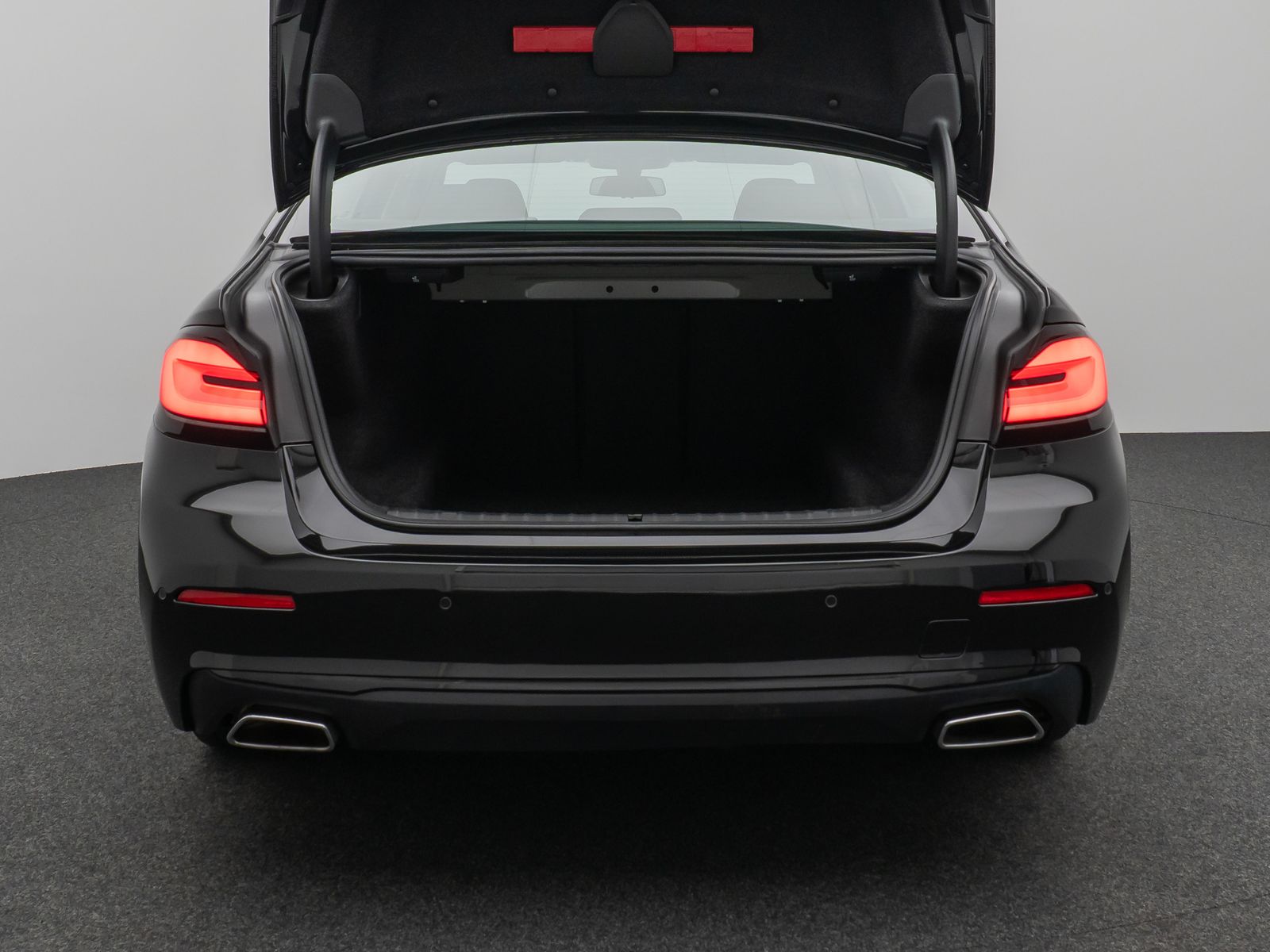 Fahrzeugabbildung BMW 530i Lim.DAB CockPitPro PDC Sitzhzg Alarm LED