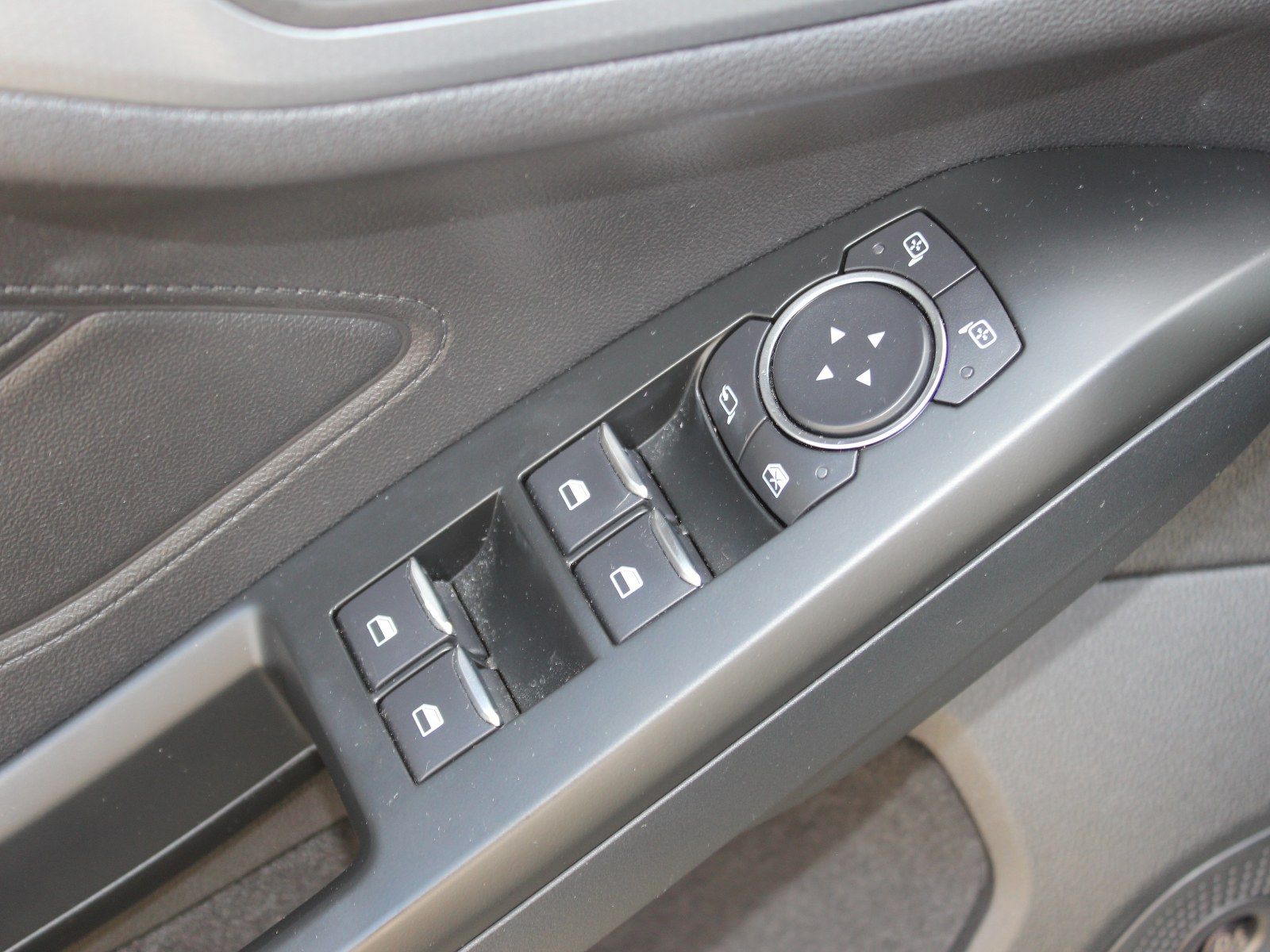 Fahrzeugabbildung Ford Focus Active 1,0 EcoBoost Start/Stopp
