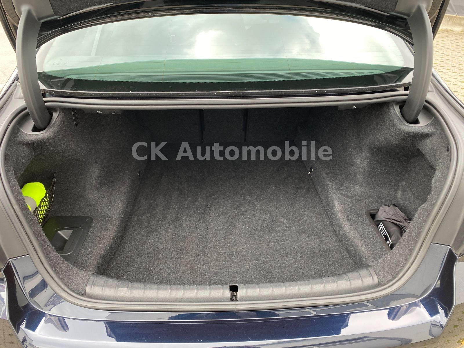 Fahrzeugabbildung BMW 520d Lim. M-Sport/Facelift/Shadow-Line/LED/Kam
