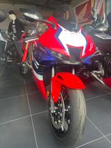 Honda  CBR 1000RR-R Fireblade **Viel Zubehör**  - Offers