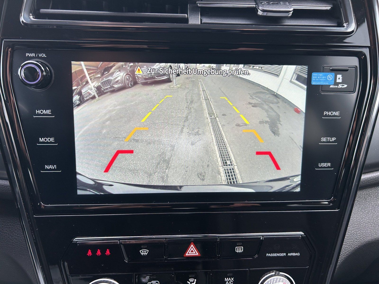 Fahrzeugabbildung Ssangyong Tivoli Fizz 1.5 T-GDI KAMERA/SHZ/NAVI/TEMPOMAT/