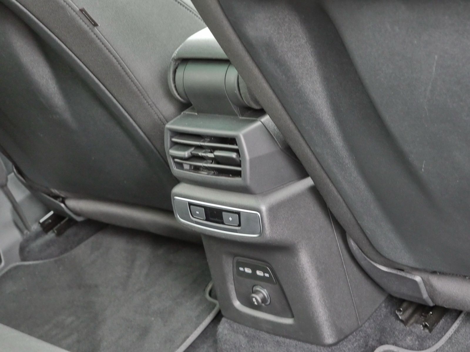 Audi Q4 e-tron - Bild 18