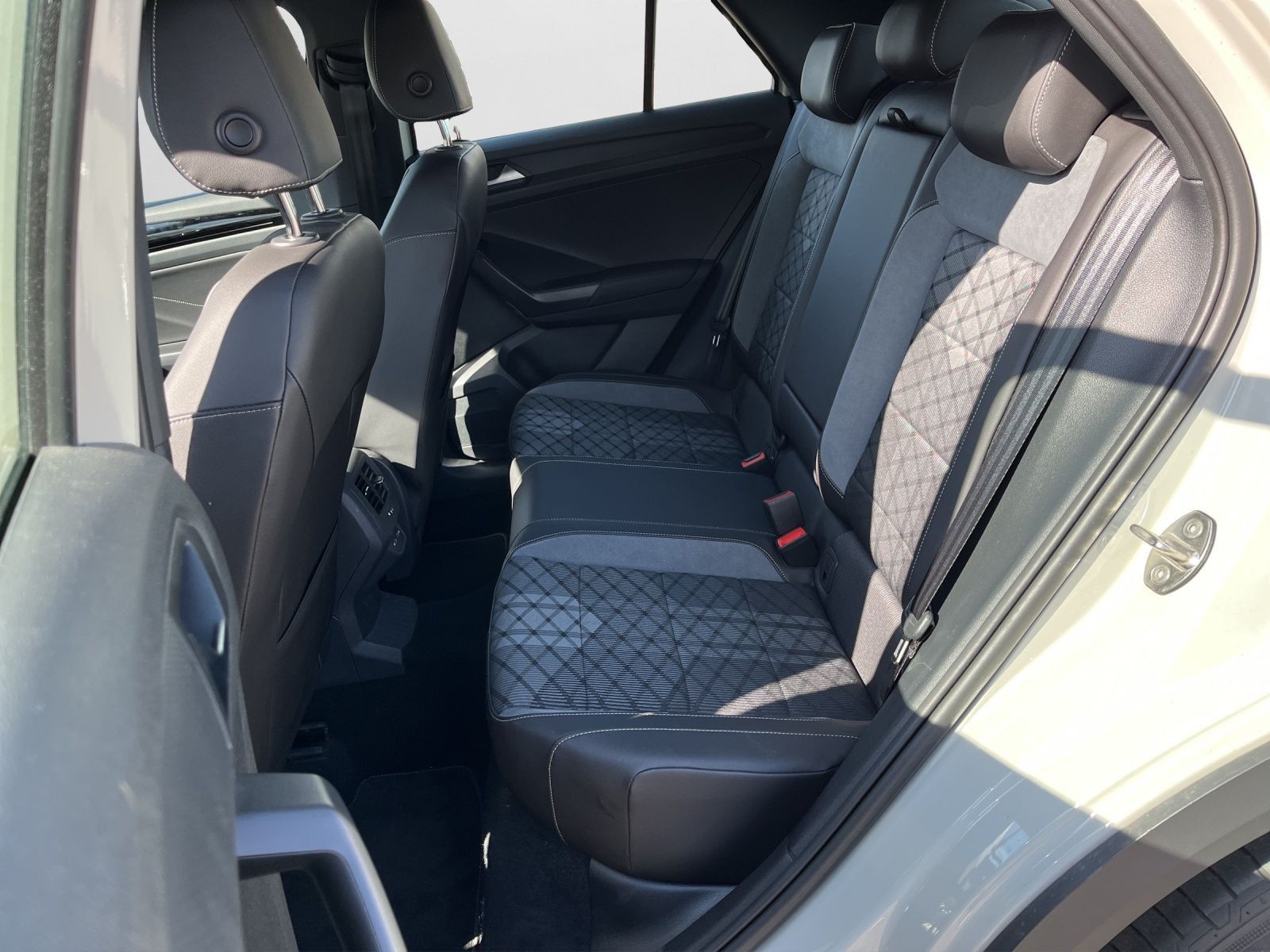 Volkswagen T-Roc - Bild 14