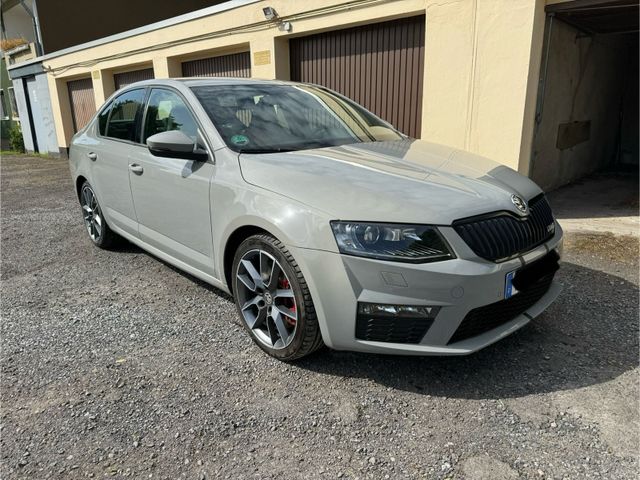 Skoda SKODA OCTAVIA VRS VR 230PS ABN.AHK 8xALU-