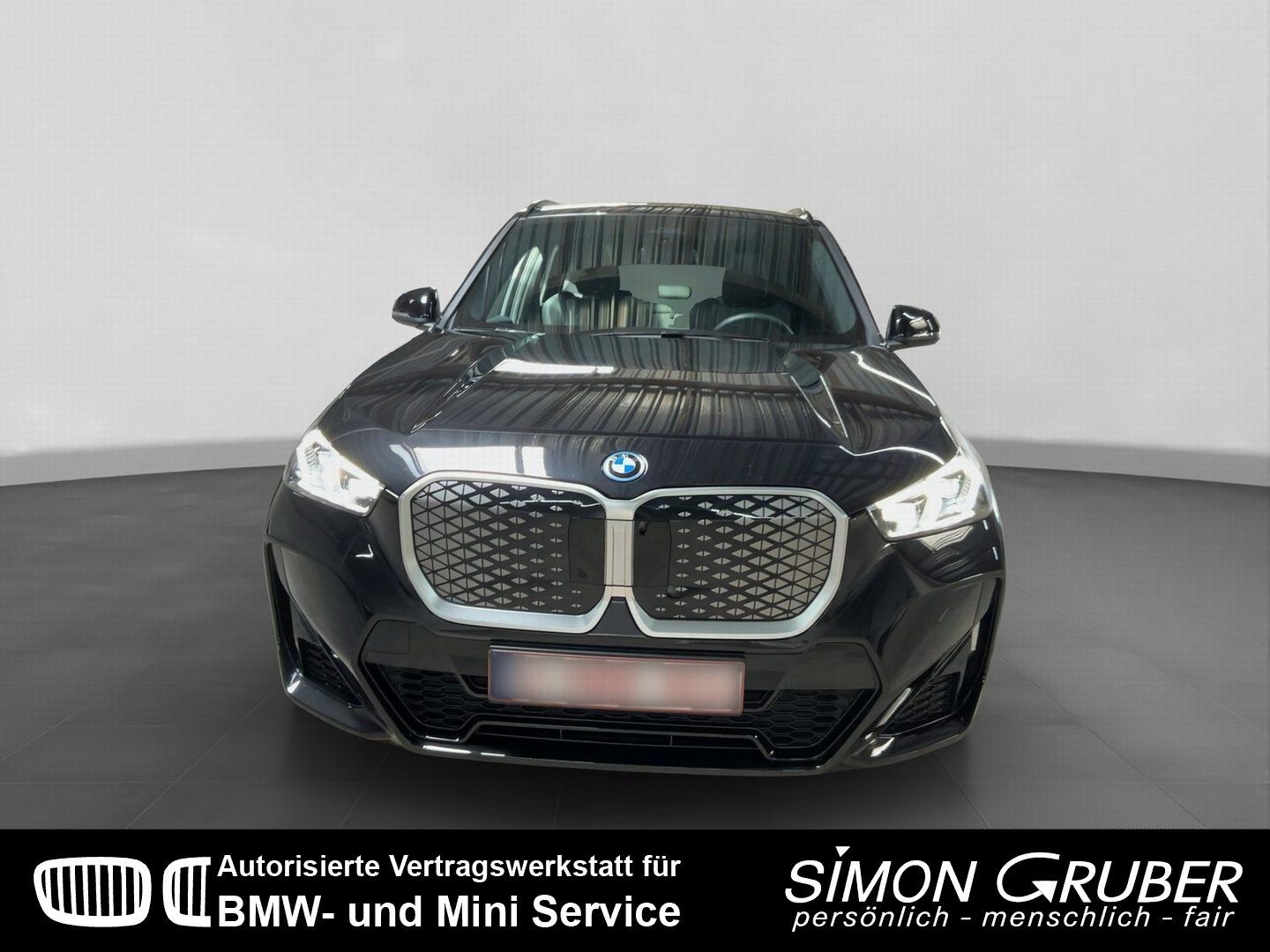 Fahrzeugabbildung BMW iX1 xDrive30 M Sport Pano el.Heckklappe AHK LED