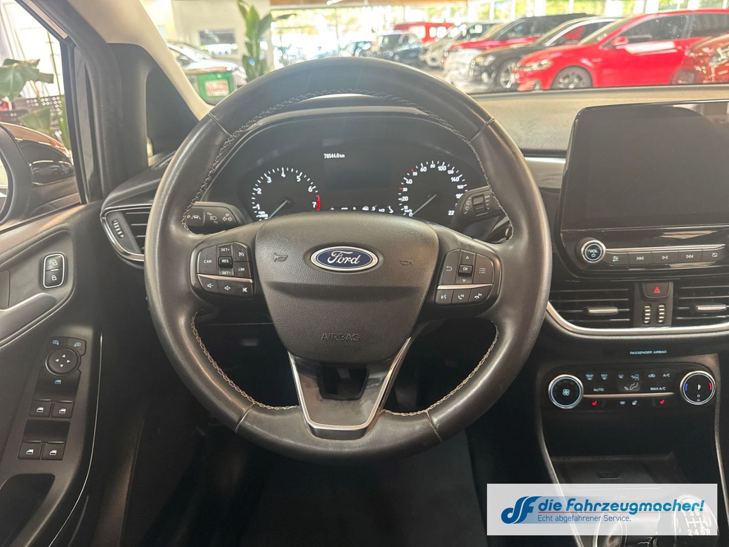 Fahrzeugabbildung Ford Fiesta Titanium Navi LED Blendfreies Fernl. Kurv