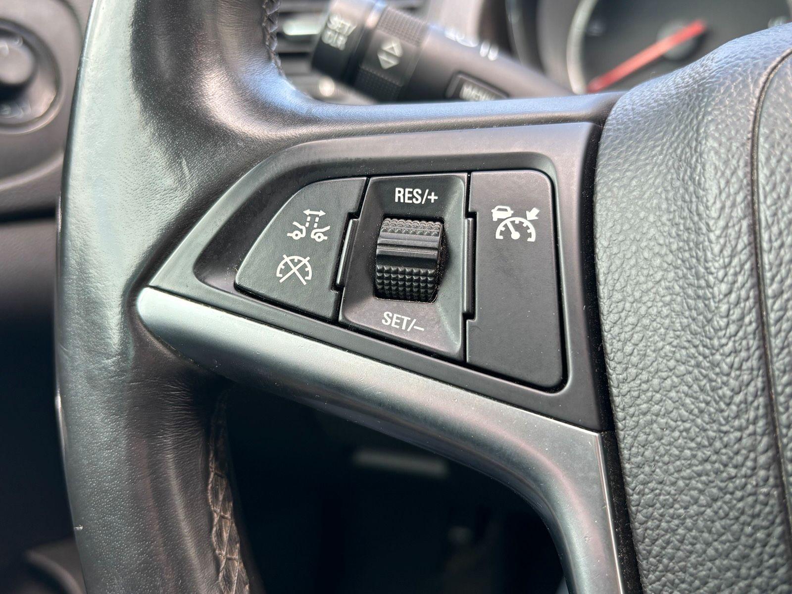 Opel Insignia 2013 — photo 15