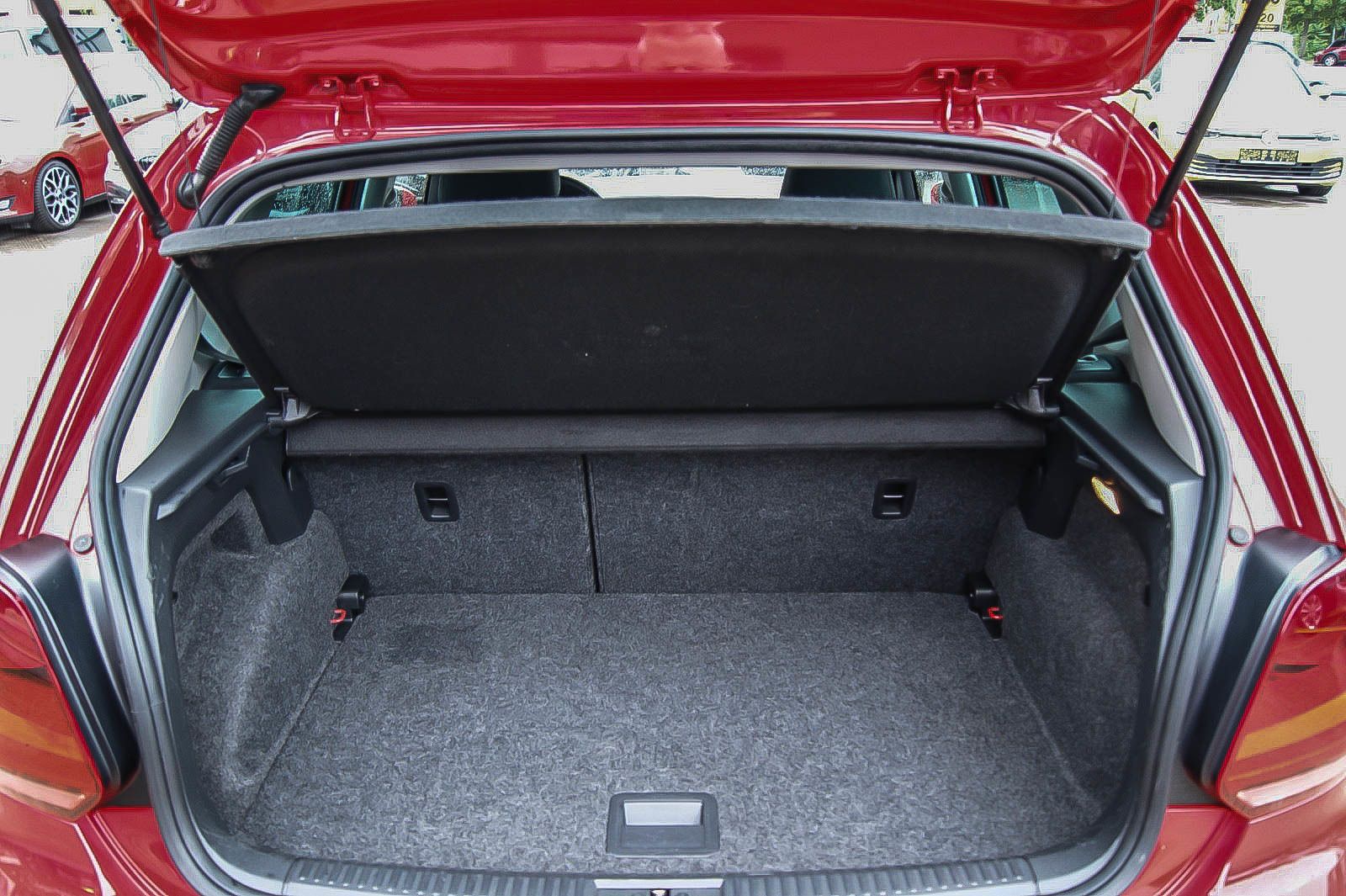 Fahrzeugabbildung Volkswagen Polo V 1.0 SOUND KLIMA SIHZG PDC TEMPOMAT 2.HAND