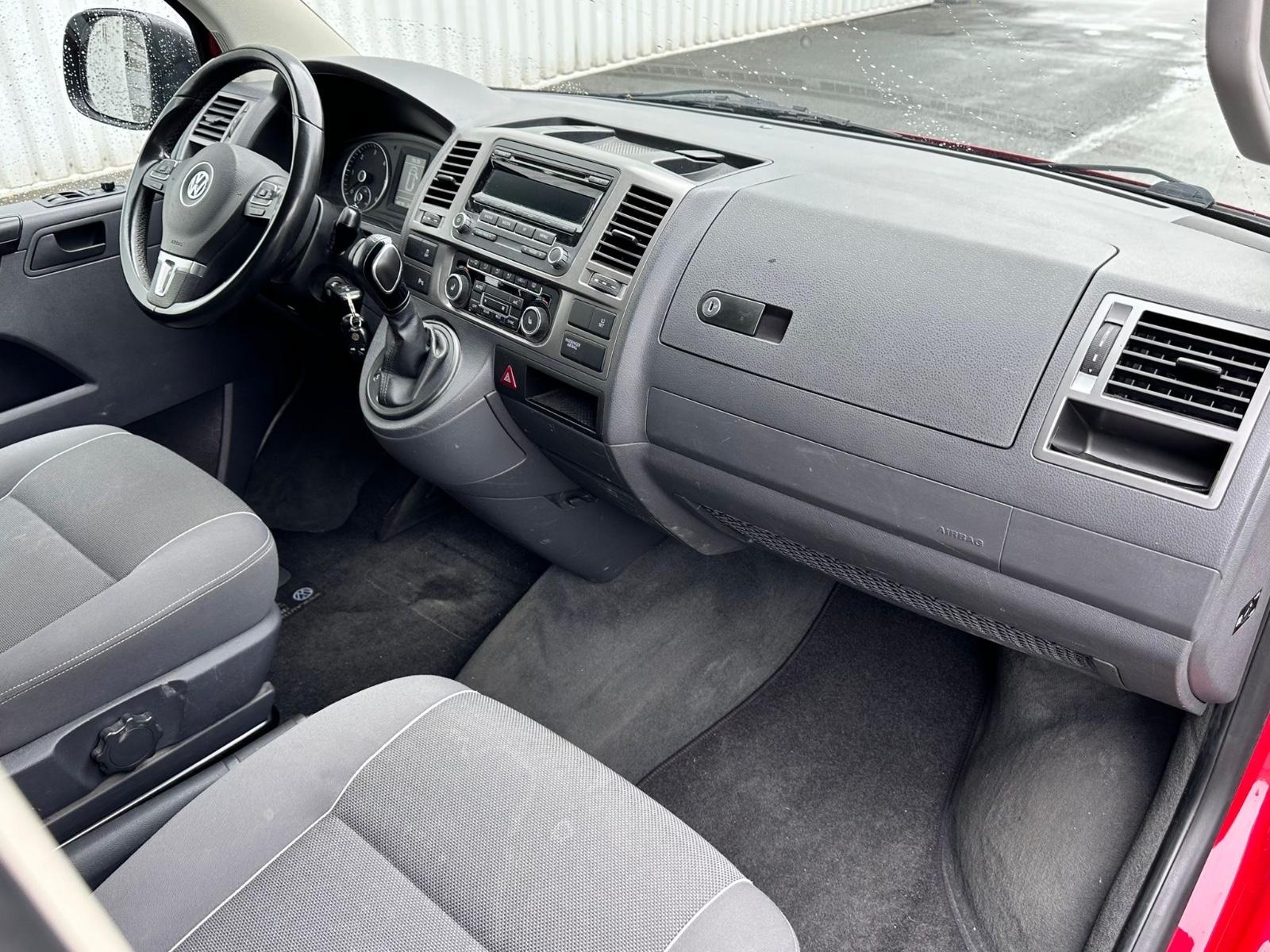 Volkswagen T5 California 2.0 TDI 180 ch DSG / Toit relevable / Chauffage auxiliaire / Store / Couchage