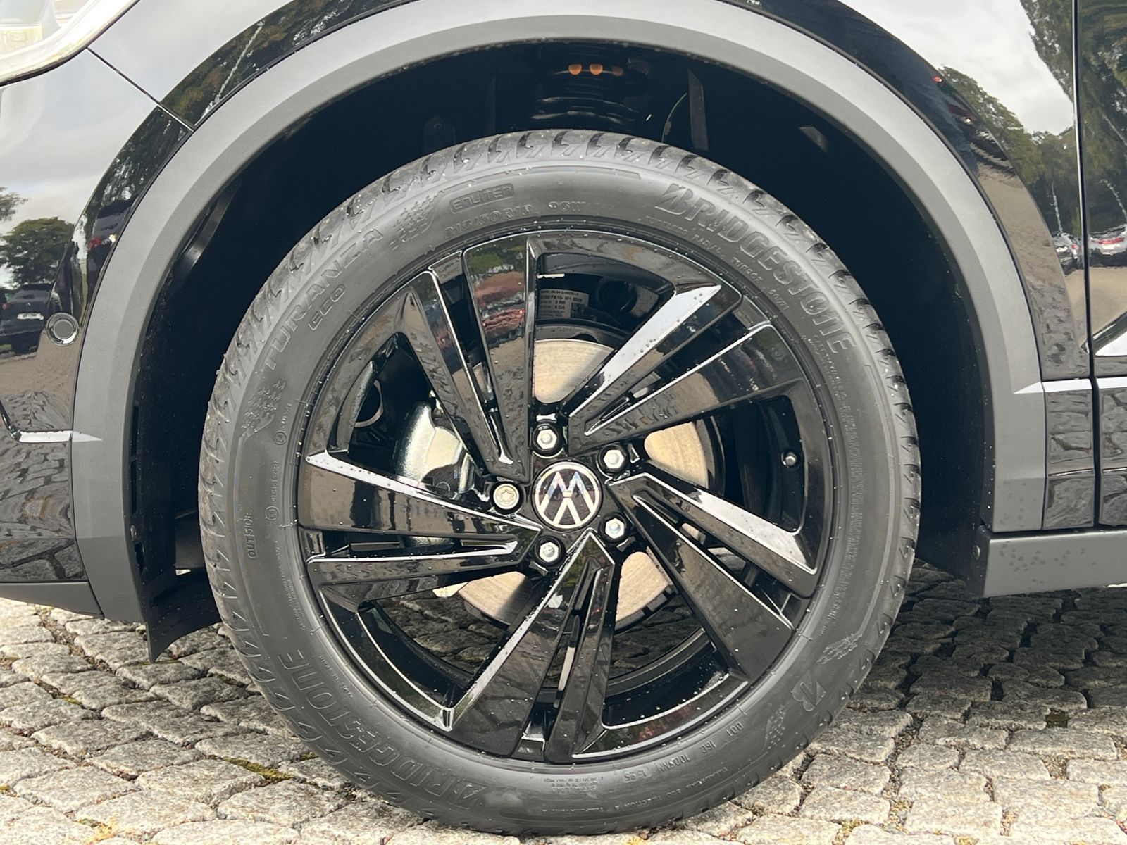 Fahrzeugabbildung Volkswagen T-Roc Cabriolet R-Line 1.5 TSI DSG *AHK,Black-St