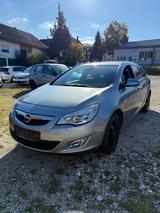 Opel Astra J Sports Tourer Innovation - Opel Astra J mit Diesel-Antrieb