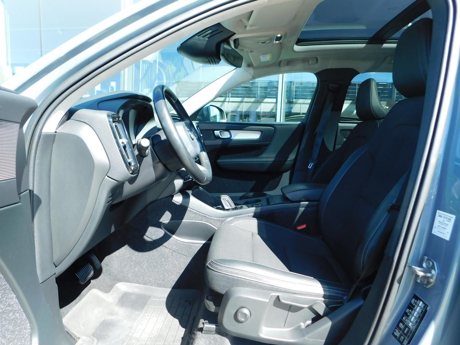 Fahrzeugabbildung Volvo XC40 T4 AWD Momentum Pro