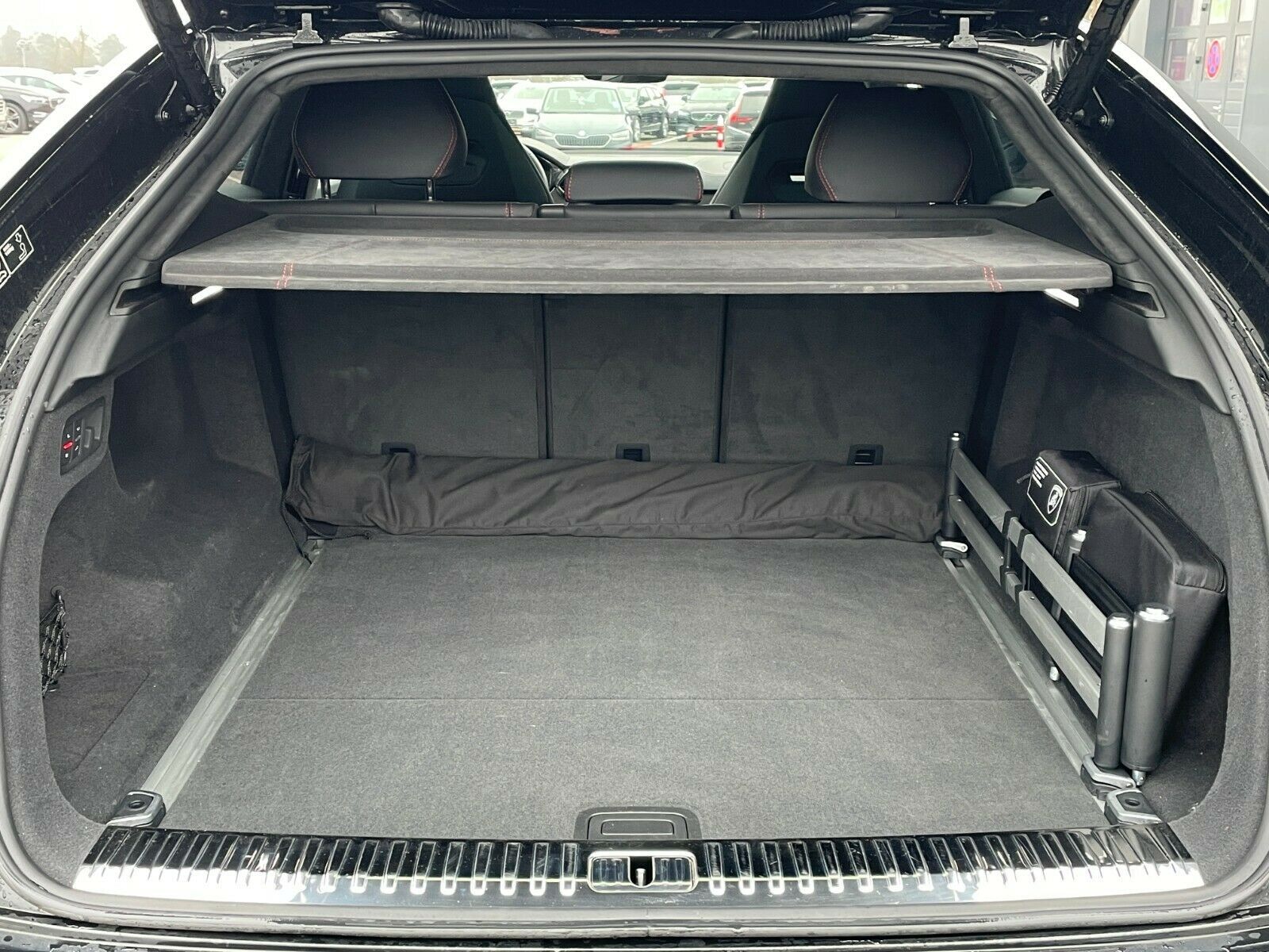 Fahrzeugabbildung Lamborghini Urus LP650 *PANO*Carbon*HeUp*23*Miete*Mietkauf*