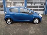 Chevrolet Spark LS+/HU neu - blaue Chevrolet Spark