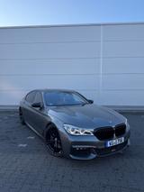 BMW 750i, Top-gepflegt, B&W Sound, Night Vision, - BMW 750 mit Panoramadach