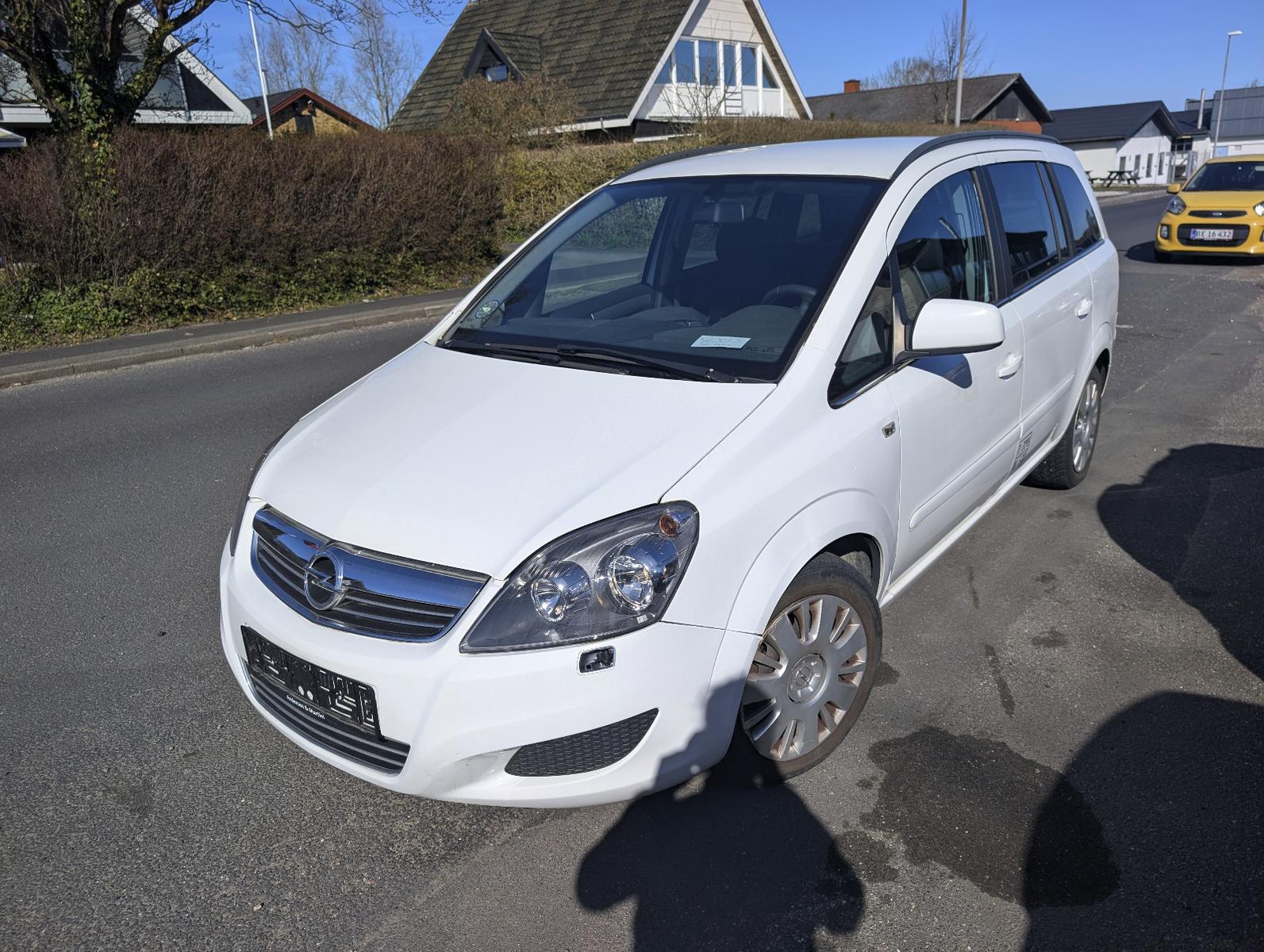 Opel Zafira 1.8 Family Plus VOLL 38KM