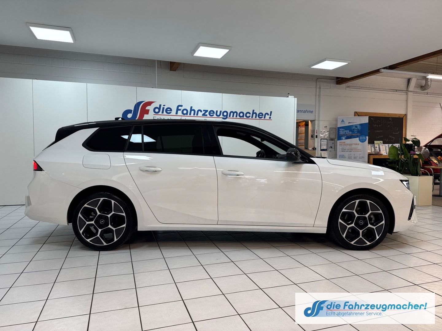 Fahrzeugabbildung Opel Astra L Sports Tourer GS Digitales Cockpit 360 K