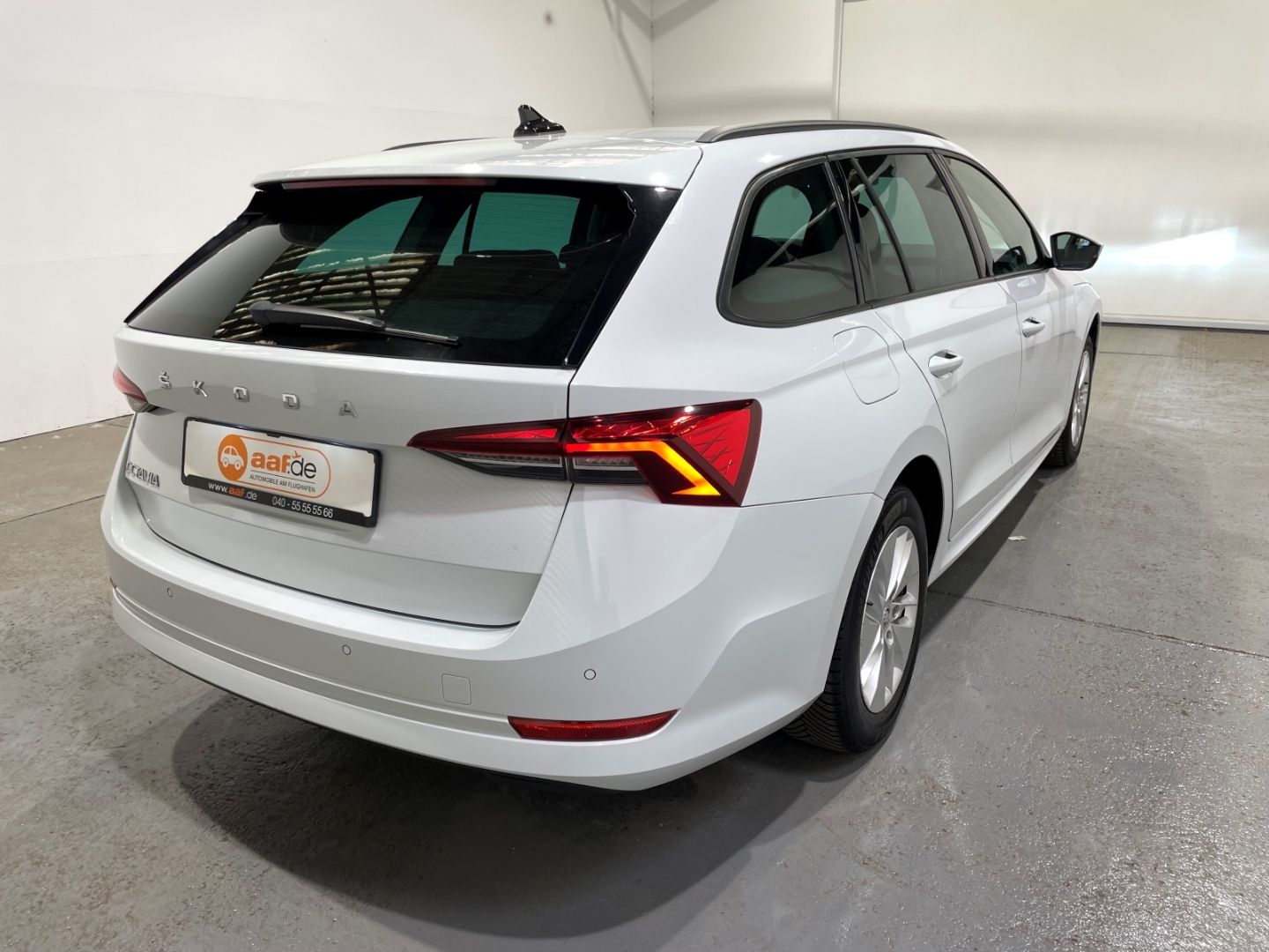 Skoda Octavia Combi Ambition DSG EU6d Navi LED ACC Sta imagem 3