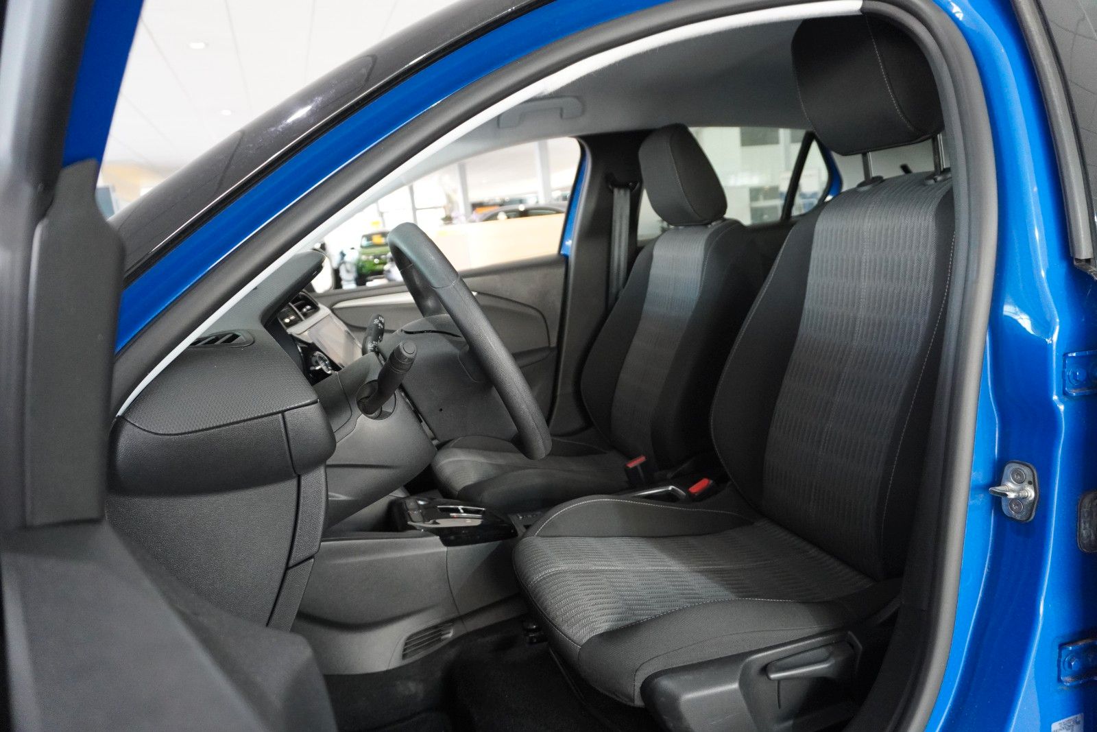 Fahrzeugabbildung Opel Corsa-e F EDITION 7KW NAVI/VIRT/TEMP/DAB/WÄRMEP.