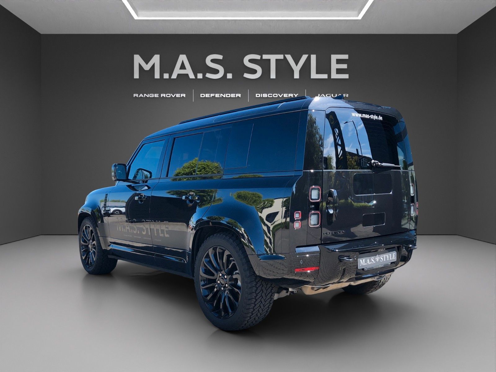 Fahrzeugabbildung Land Rover Defender 110 D350 X-Dynamic HSE MY2026